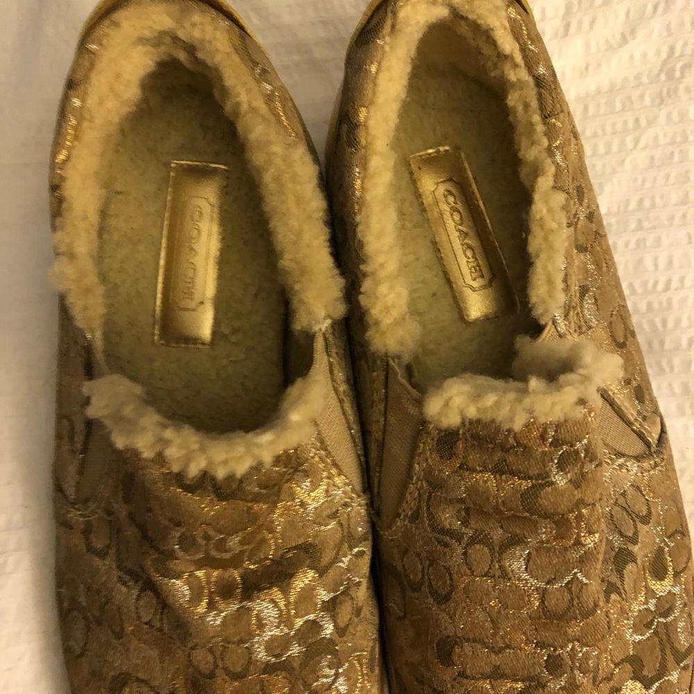 Coach fur-lined deck shoes 8B pretty gold & silver Cs. - Picture 2 of 9